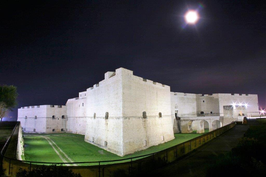 B&B Chiaro Di Luna Barletta Luaran gambar